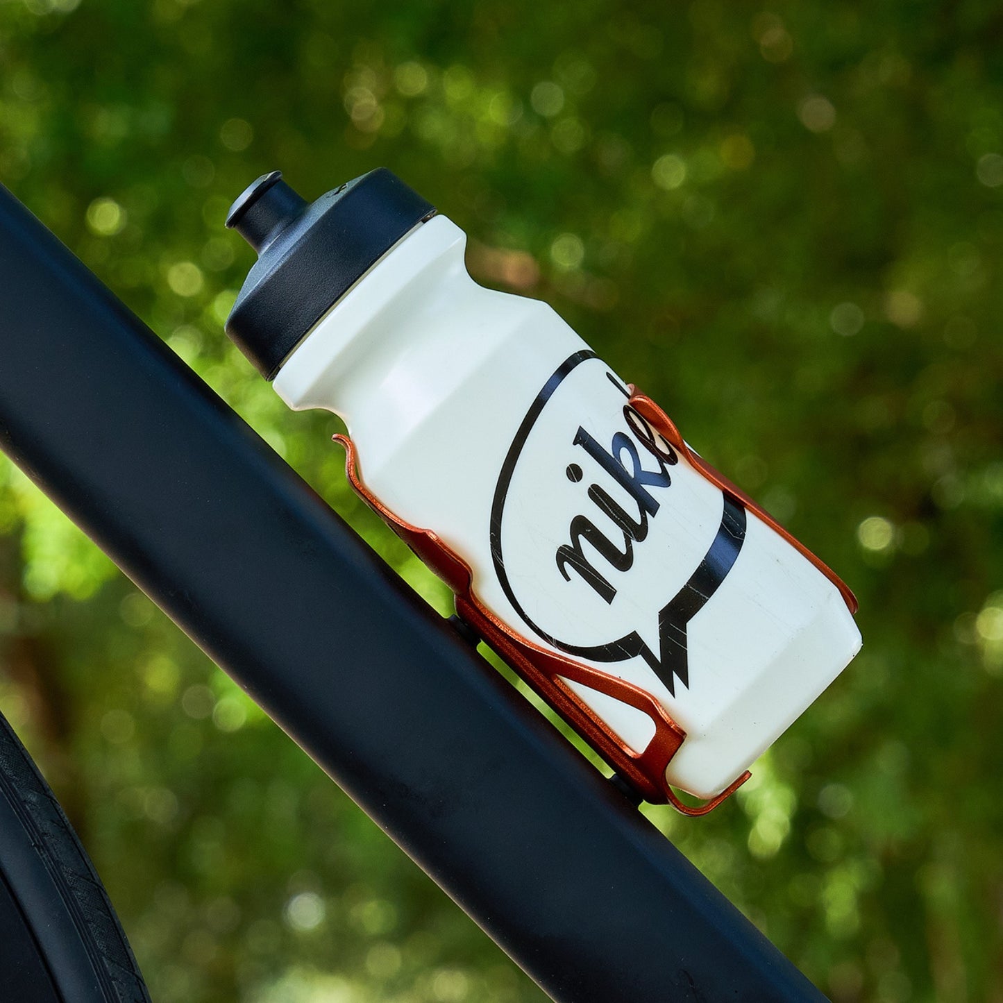 
                  
                    Aluminum Bicycle Water Bottle Cage - Left Side Cage - Corki Cycles
                  
                